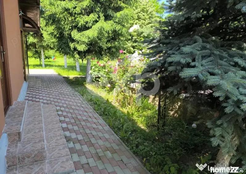 Casă cu 5 camere cu Teren 2100 Mp în Mălureni