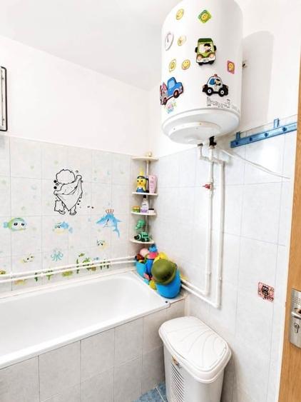 Apartament cu 2 camere semidecomandat, mobilat în Titan