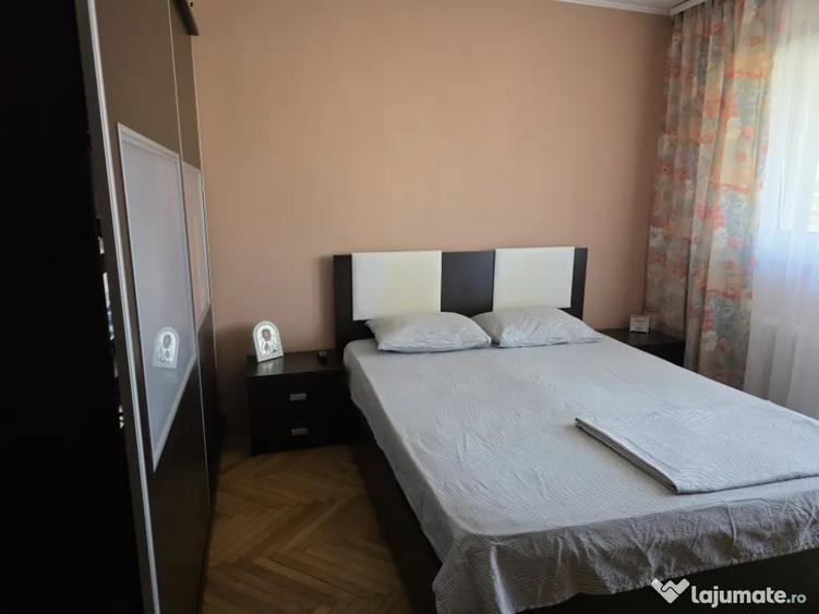 Apartament cu 3 camere decomandat în Rogerius