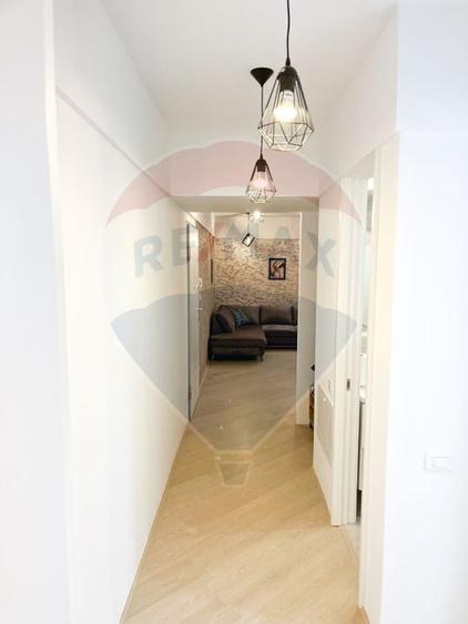 Apartament cu 3 camere, mobilat în Mihai Bravu