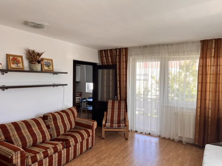 garsoniera bloc nou  str colinei zona cl poplacii et 2  lift terasa - 2