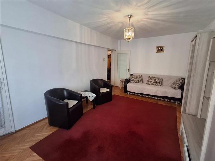Apartament cu 2 camere decomandat în Mihai Viteazul