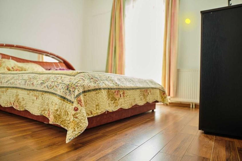 Apartament cu 2 camere decomandat în Exterior Vest