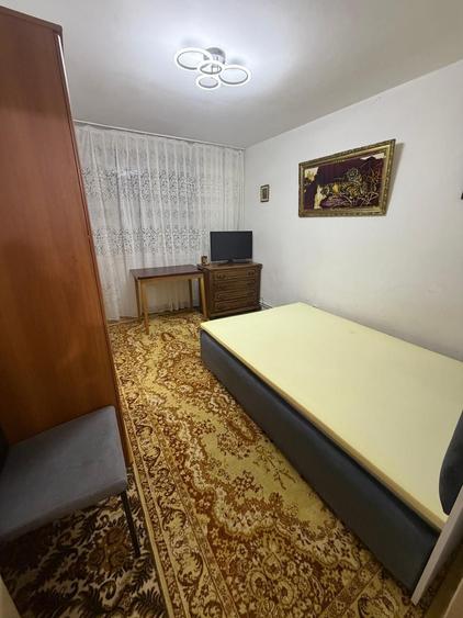 Inchiriez apartament 3 camere Trivale, Pitesti - 1