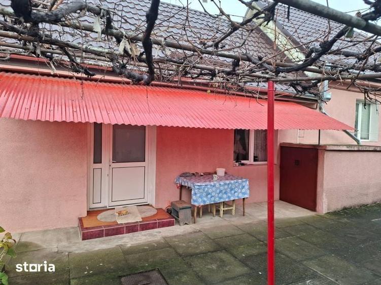 Casă cu 2 camere cu Teren 110 Mp în Soarelui