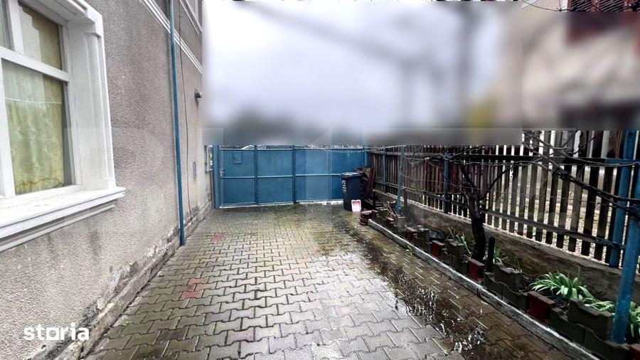 Casă cu 4 camere cu Teren 200 Mp în Central