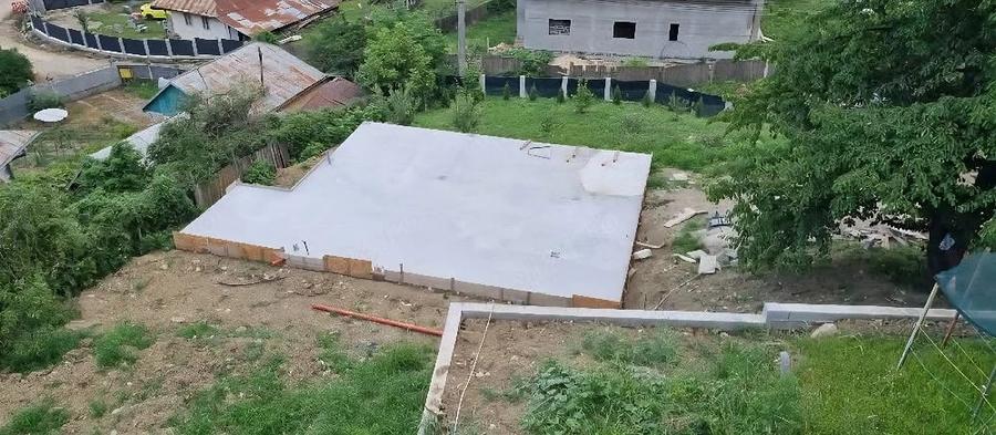 Casă cu 3 camere cu Teren 1000 Mp în Central