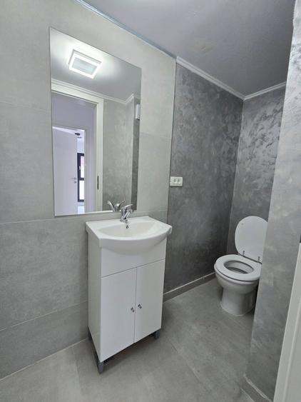 Apartament cu 4 camere decomandat în Dobroești