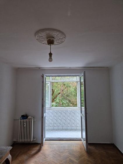 Apartament cu 2 camere decomandat în Exterior Vest
