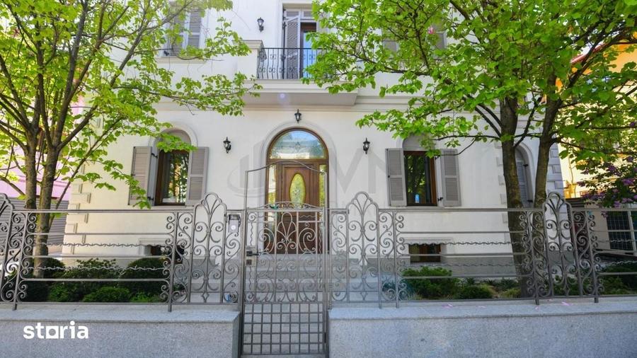 Casă cu 10 camere cu Teren 468 Mp în Cotroceni