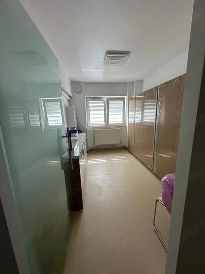 Apartament cu 3 camere decomandat în Morarilor