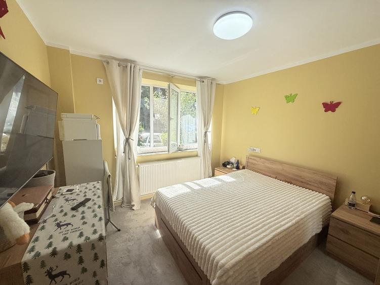 Apartament cu 2 camere semidecomandat, mobilat în Central