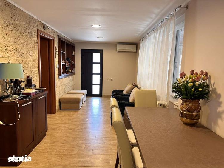 Casă cu 10 camere cu Teren 600 Mp în Eforie