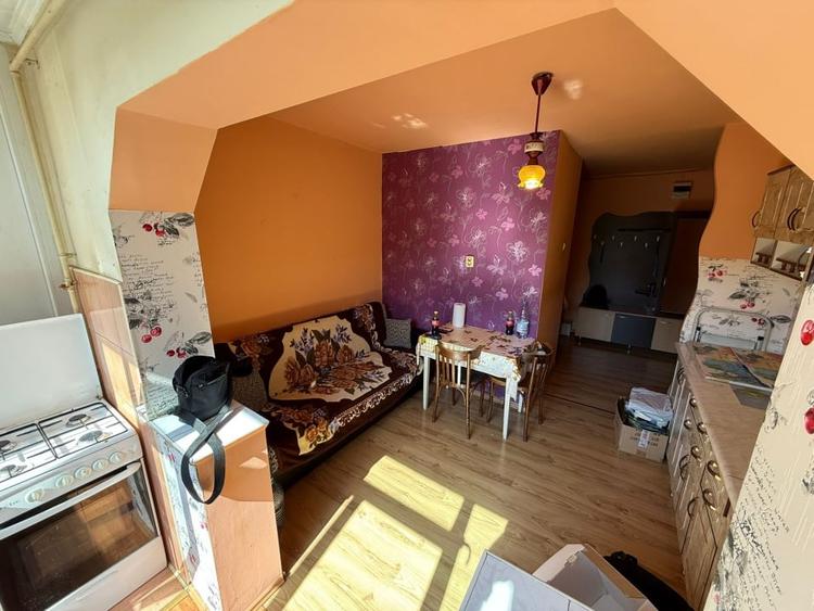 Apartament cu 3 camere decomandat, mobilat în Bogdan Vodă