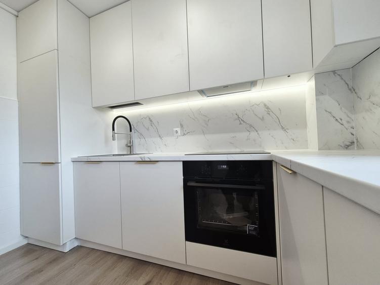 Apartament cu 3 camere decomandat, mobilat în Plopilor