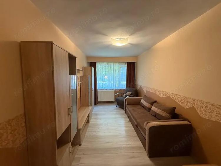 Apartament cu 3 camere decomandat în Gojdu