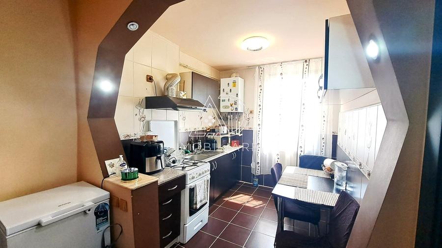 Apartament cu 2 camere semidecomandat, mobilat în Bumbești-Jiu