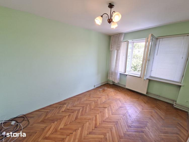 Apartament cu 3 camere decomandat în Burdea