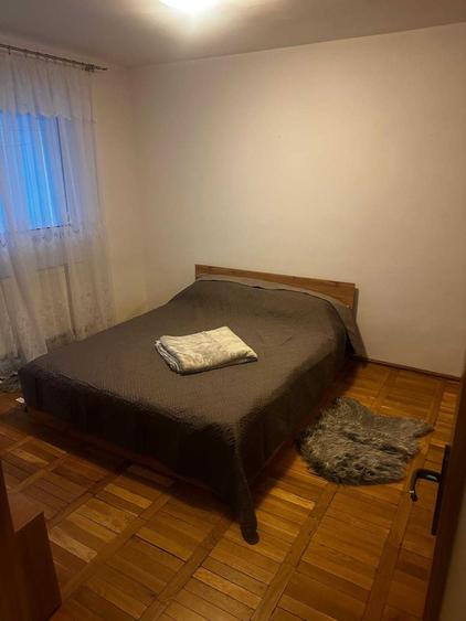 Apartament cu 3 camere decomandat în Sârbi