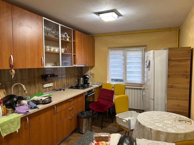 Apartament cu 3 camere decomandat în Gorjului
