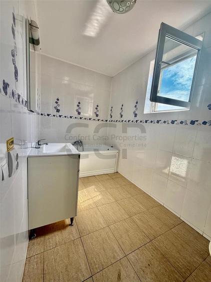 Casă cu 5 camere cu Teren 240 Mp în Apărătorii Patriei