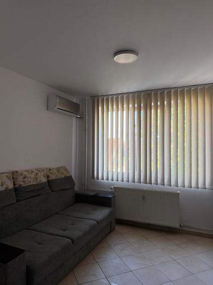 Garsonieră semidecomandată în Lipovei