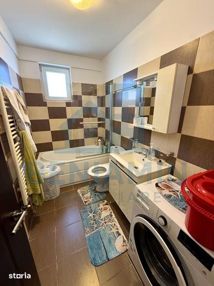 Apartament cu 3 camere decomandat în Craiovița Nouă