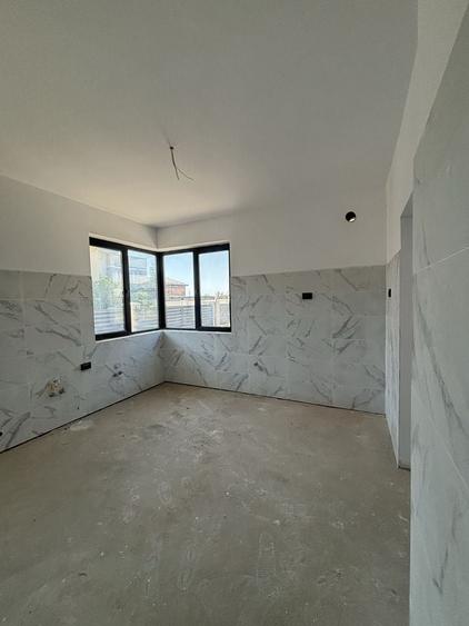 Casă cu 4 camere în Central