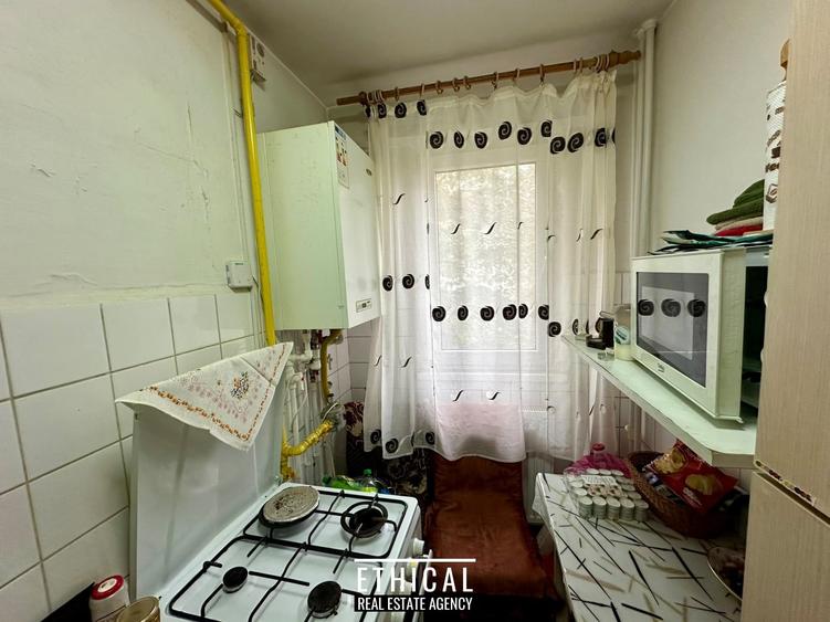Apartament cu 2 camere semidecomandat, mobilat în Gorjului