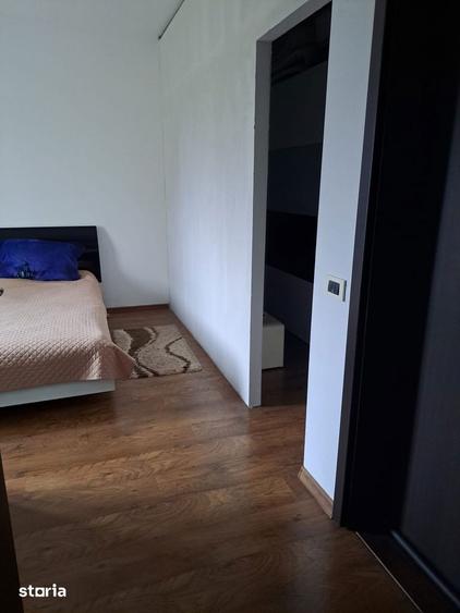 Casă cu 5 camere cu Teren 688 Mp în Central