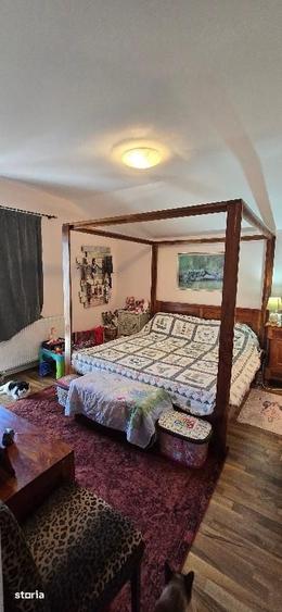 Casă cu 6 camere cu Teren 378 Mp în Central