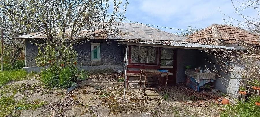 Casă cu Teren 810 Mp în Dridu