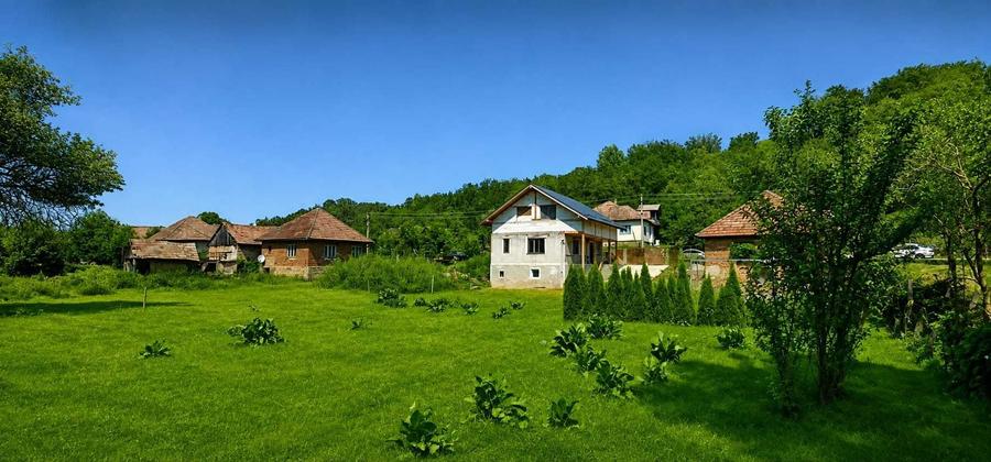 Casă cu 3 camere cu Teren 1360 Mp în Așchileu