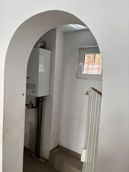 Spațiu comercial, de 81 mp, în Universitate