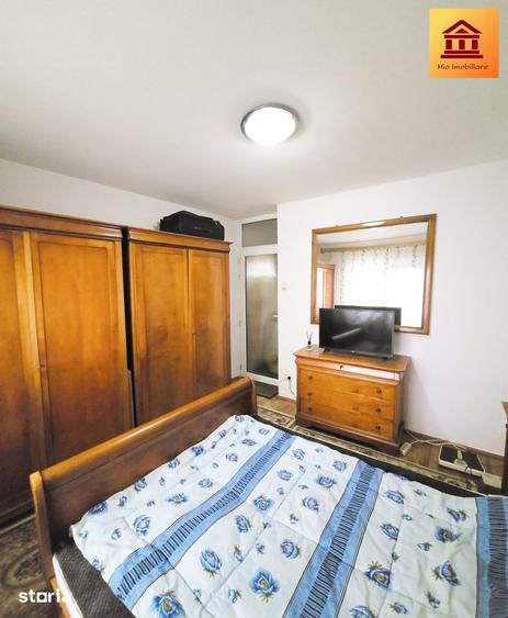 Apartament cu 3 camere decomandat în Intim