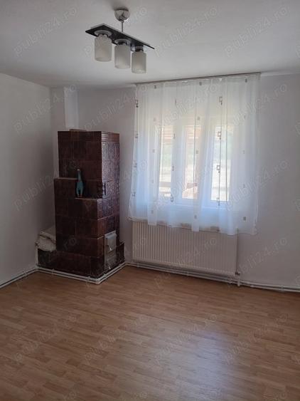 Casă cu 3 camere cu Teren 2500 Mp în Băbana