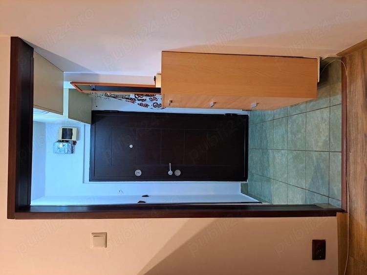 Apartament cu 2 camere semidecomandat în P-ța Doina
