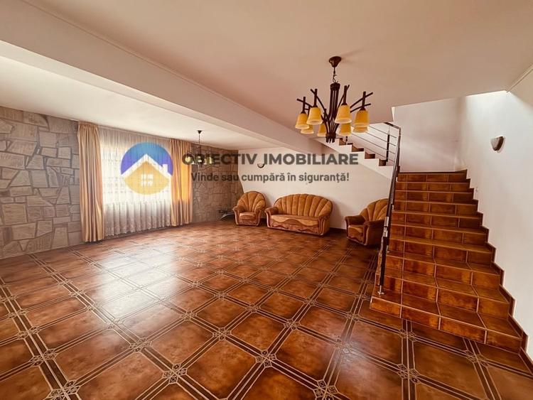 Casă cu 4 camere cu Teren 1376 Mp în Borca