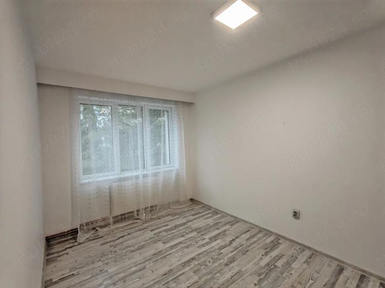 Apartament cu 3 camere semidecomandat în Central