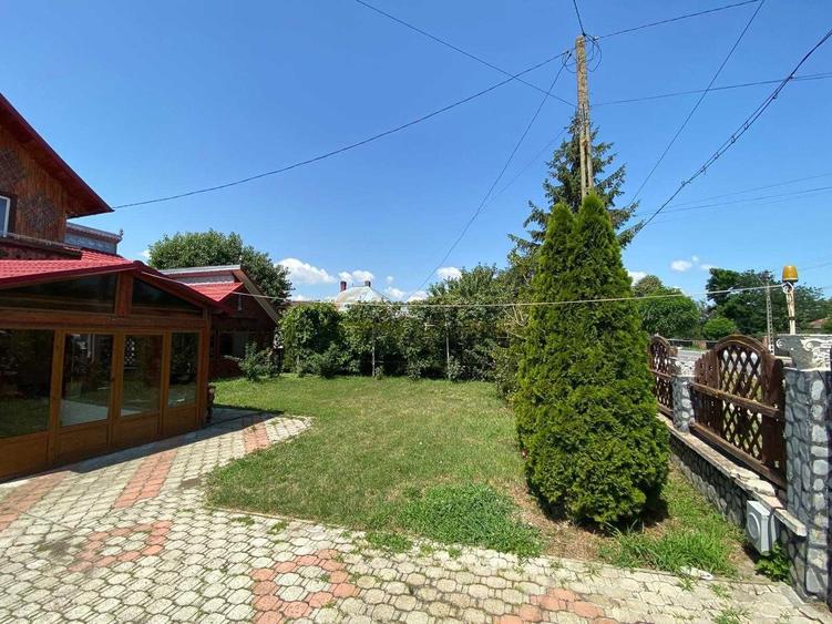 Casă cu 4 camere în Huțani