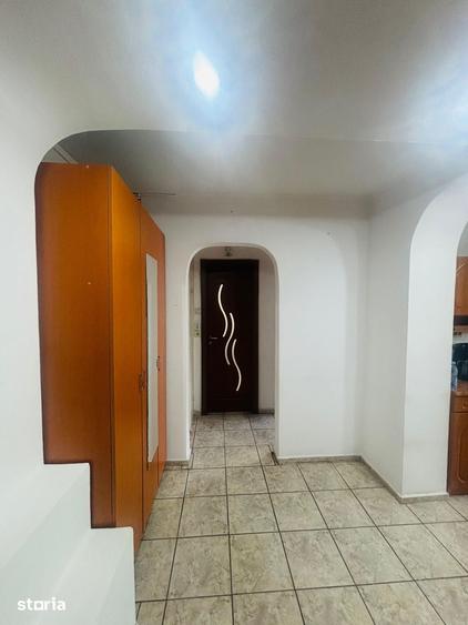 Apartament cu 2 camere decomandat în Calea București