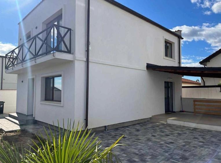 Casă individuală cu 4 camere cu Teren 280 Mp în Cârcea