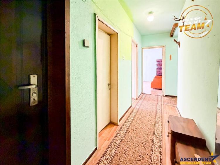 Apartament cu 3 camere decomandat în Malnaș