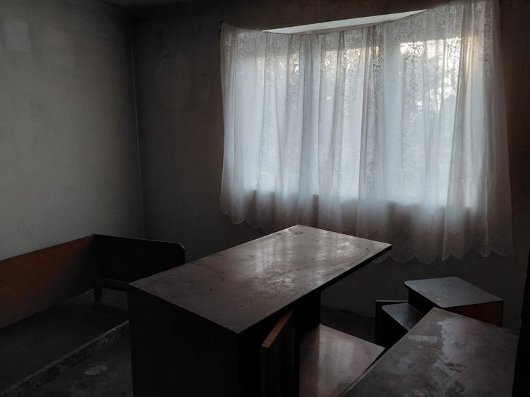 Apartament cu 4 camere decomandat în Peregu Mare