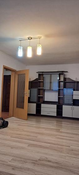 Apartament cu 2 camere semidecomandat în Șagului