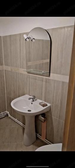 Apartament cu 2 camere semidecomandat în Ostroveni