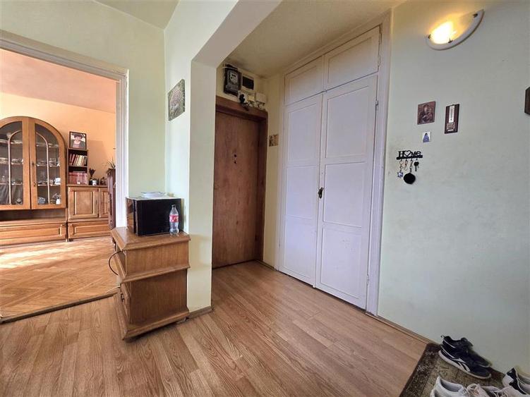 Apartament cu 3 camere decomandat în Rogerius
