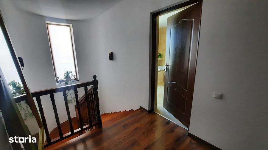 Casă cu 5 camere cu Teren 1514 Mp în Central