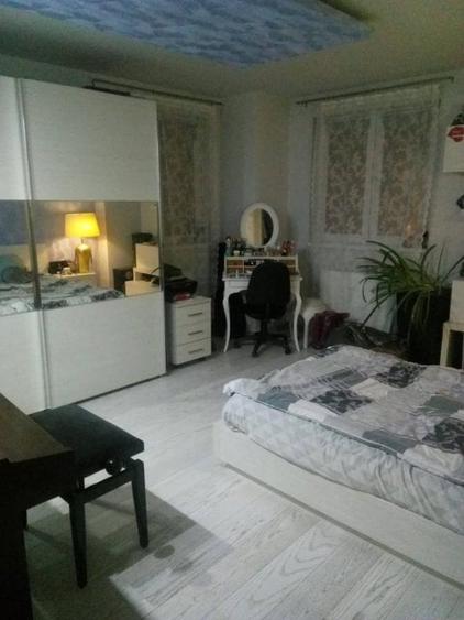 Apartament cu 4 camere semidecomandat în Europa