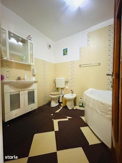 Apartament cu 4 camere în Dărmănești